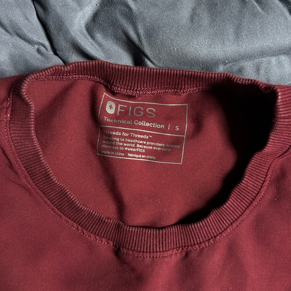 Figs Burgundy Nursing Scrub Top Limited Edition One Pocket *Catarina Similar - Picture 5 of 5